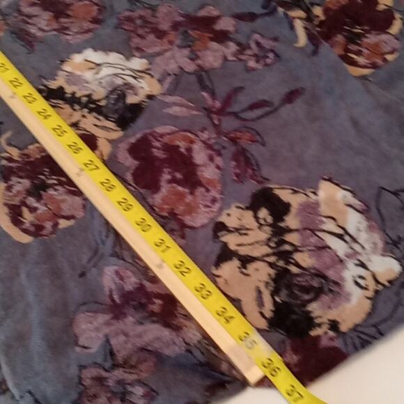 Floral 54X72 Wrap. Boho, Feminine, Warm, Cozy. - Picture 6 of 6